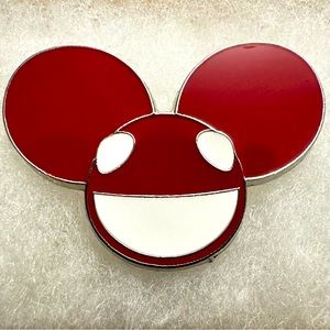 Deadmau5 Pin 2010 EMI Records Official Tour - Red & White Face